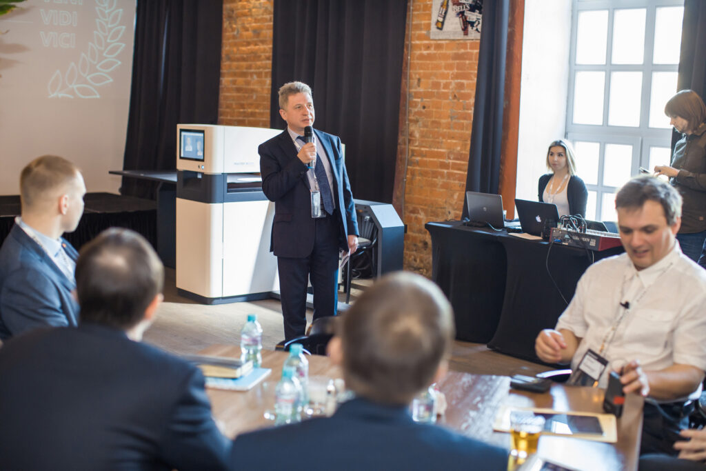 WideTEK® 扫描仪在IQTech莫斯科合作伙伴日成功展示，艺术扫描仪WideTEK 36ART备受瞩目