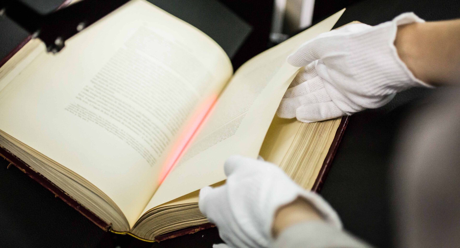 book2net - 文物保护级书籍压板