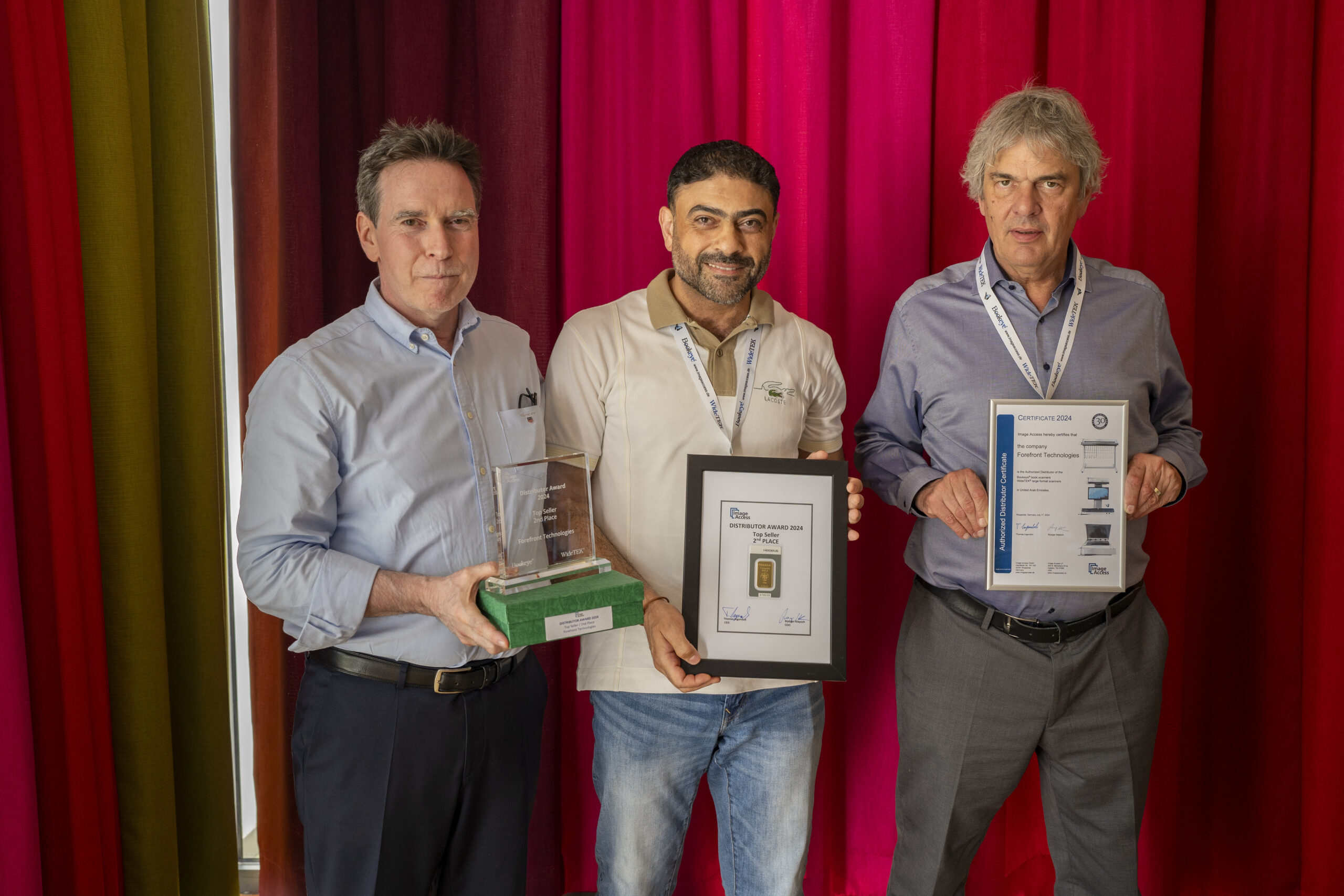 Top seller 2nd place - Forefront Technologies (UAE) - from left to right: Rüdiger Klepsch, Saher Obeid, Thomas Ingendoh