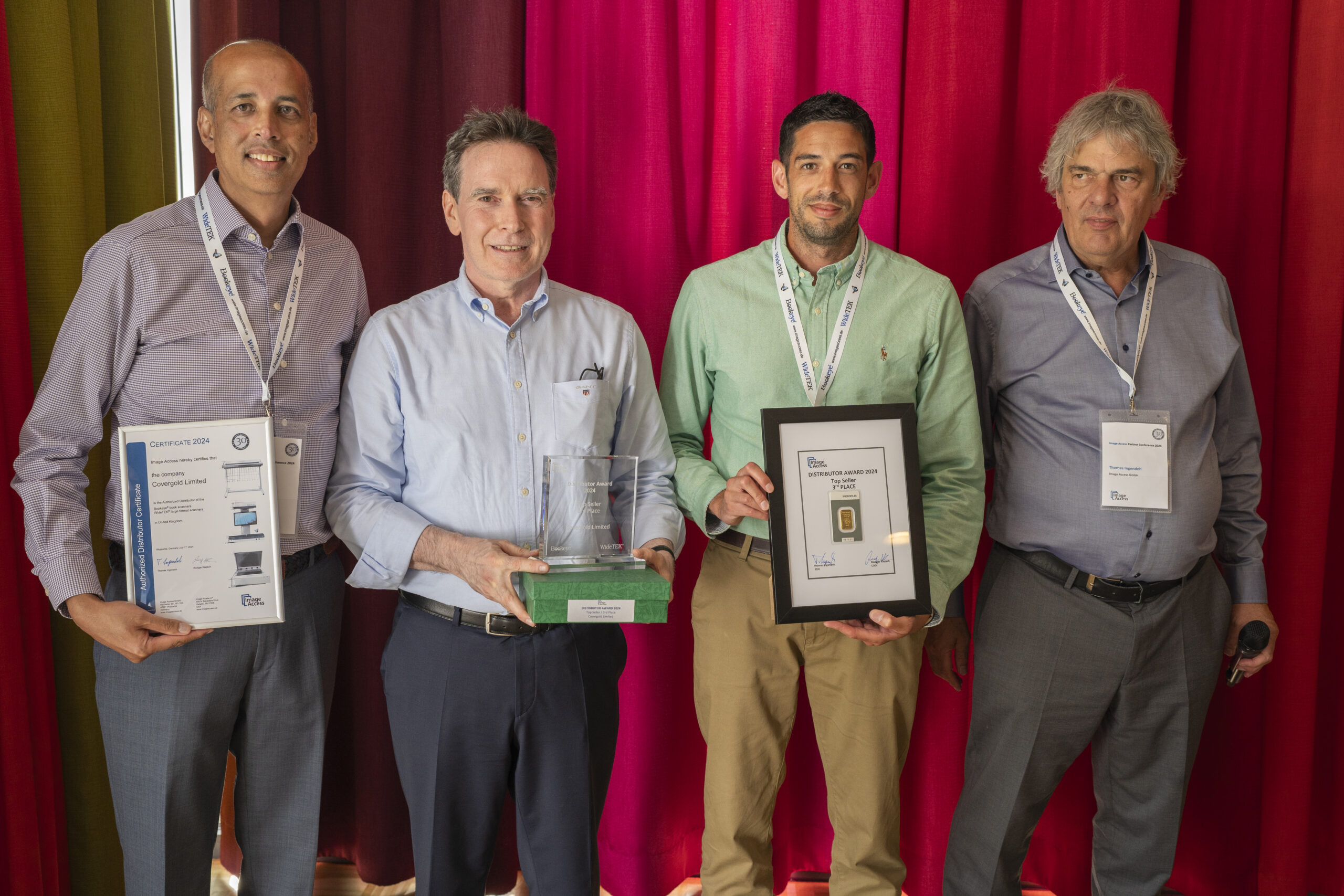 畅销第三名 – Covergold Limited（英国）– 从左到右：Giles Pinto, Rüdiger Klepsch, Mark Pinto, Thomas Ingendoh