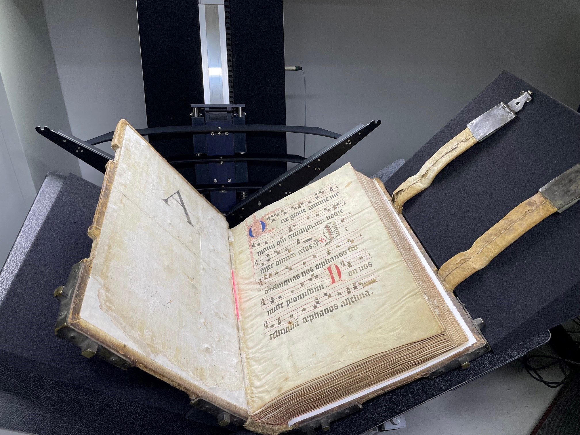 uniarchiv_digitalisierung_handschriften_karmeliter-chorbuch Digitalisierung des Chorbuches der Karmeliter aus dem Dommuseum Mainz (Signatur B 330 C, CC0). Foto/©: D.Ghemires