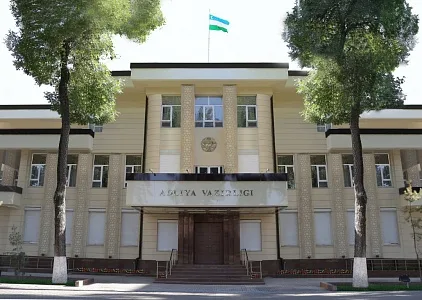 BOOK2NET Falcon扫描仪乌兹别克斯坦司法部档案数字化解决方案