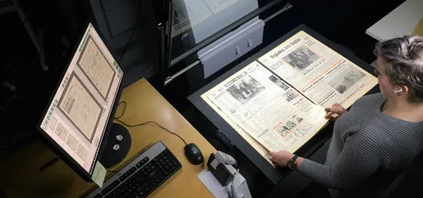 报纸数字化扫描现场