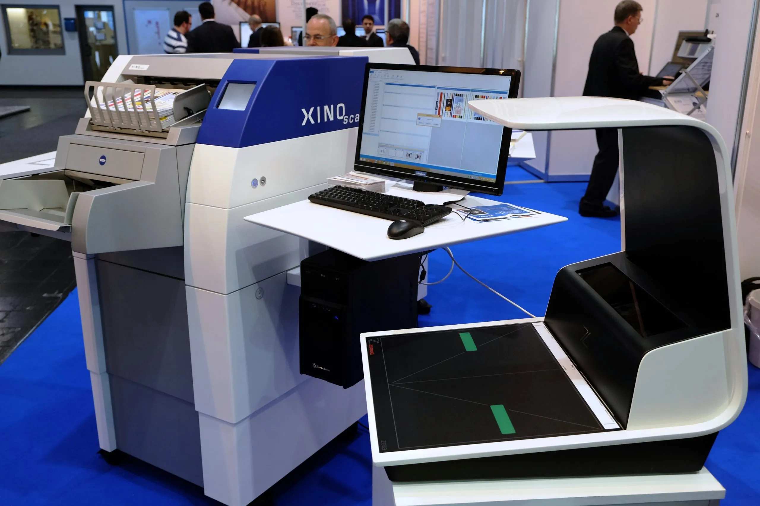 Zeutschel 与 XINO 混合扫描工作站实拍