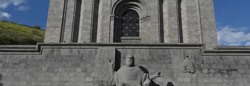 Matenadaran 研究所全景与数字化工作流