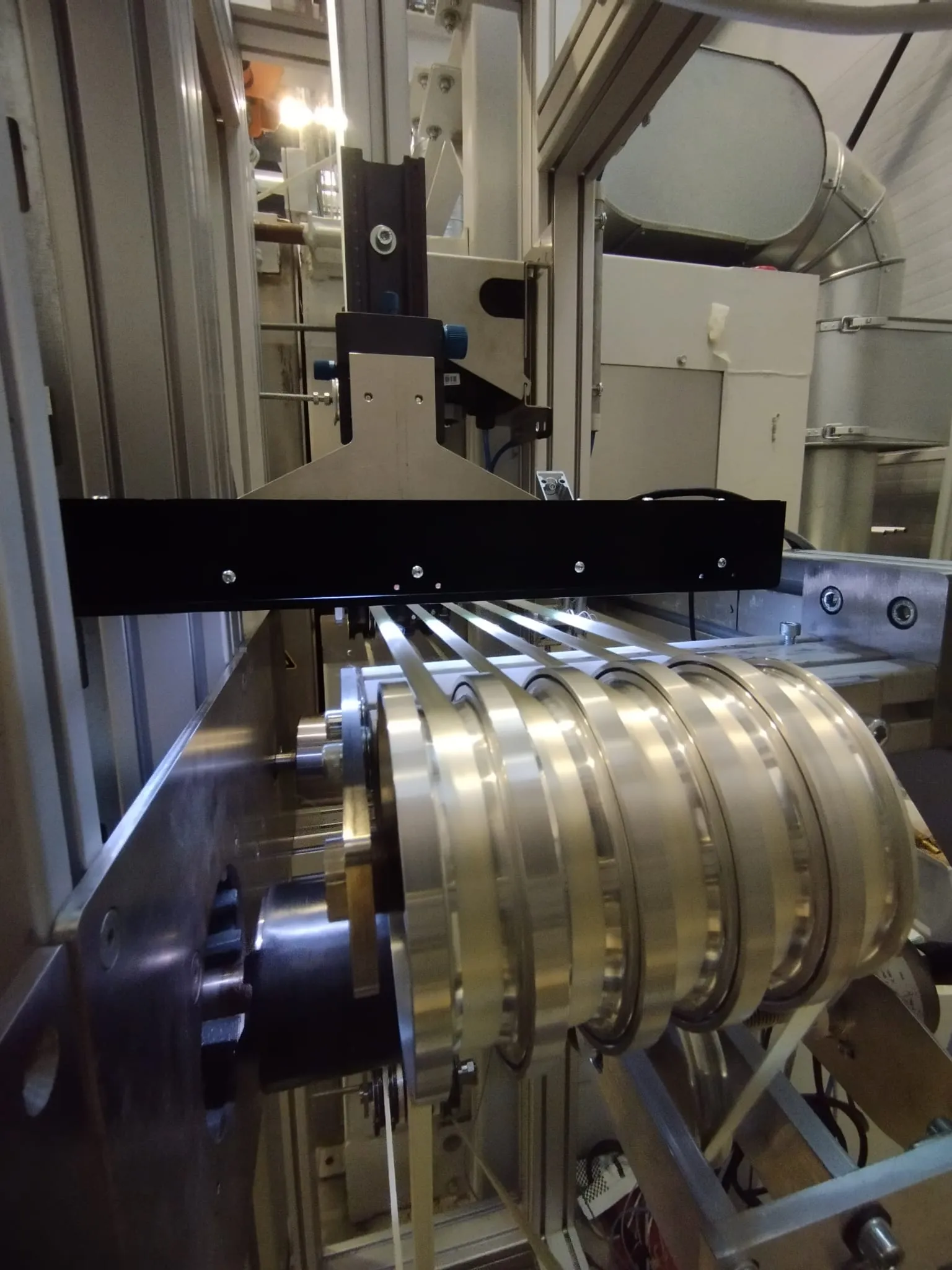 CarboScreen 使用 Widescanbars 进行碳纤维质检