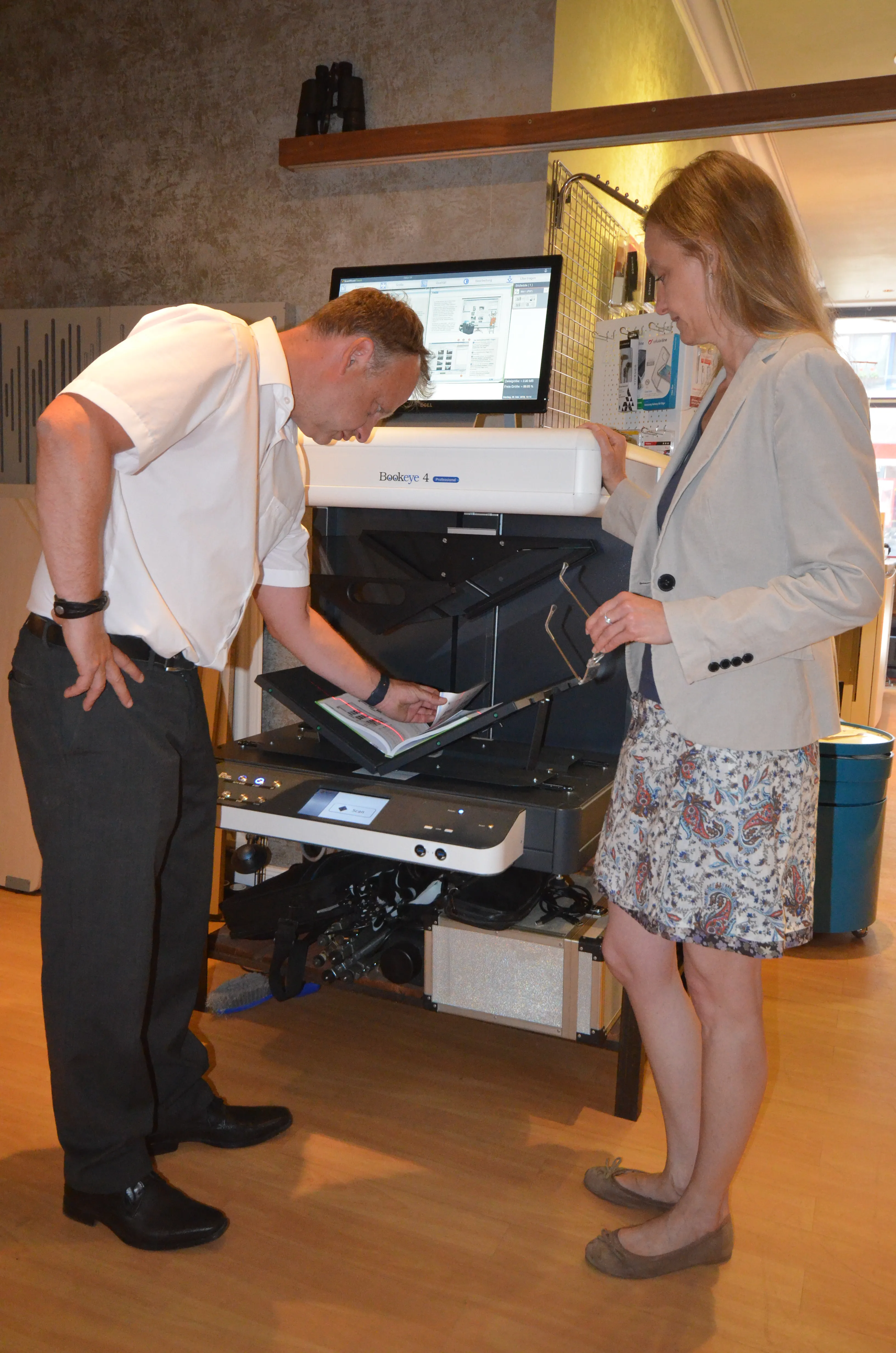 Arcscan 展厅内 Image Access Bookeye 4 书刊扫描仪实拍