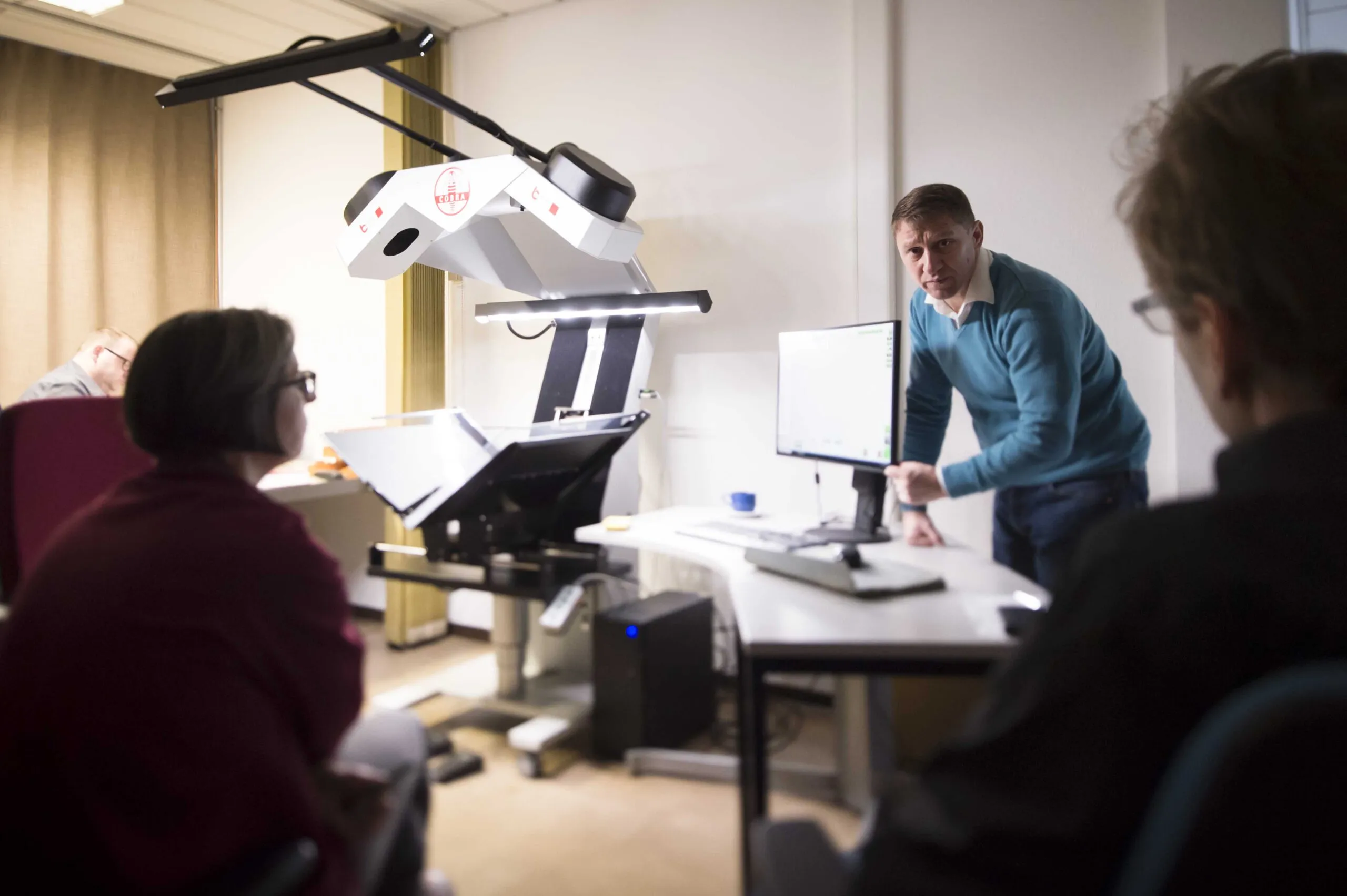 档案馆数字化转型现场