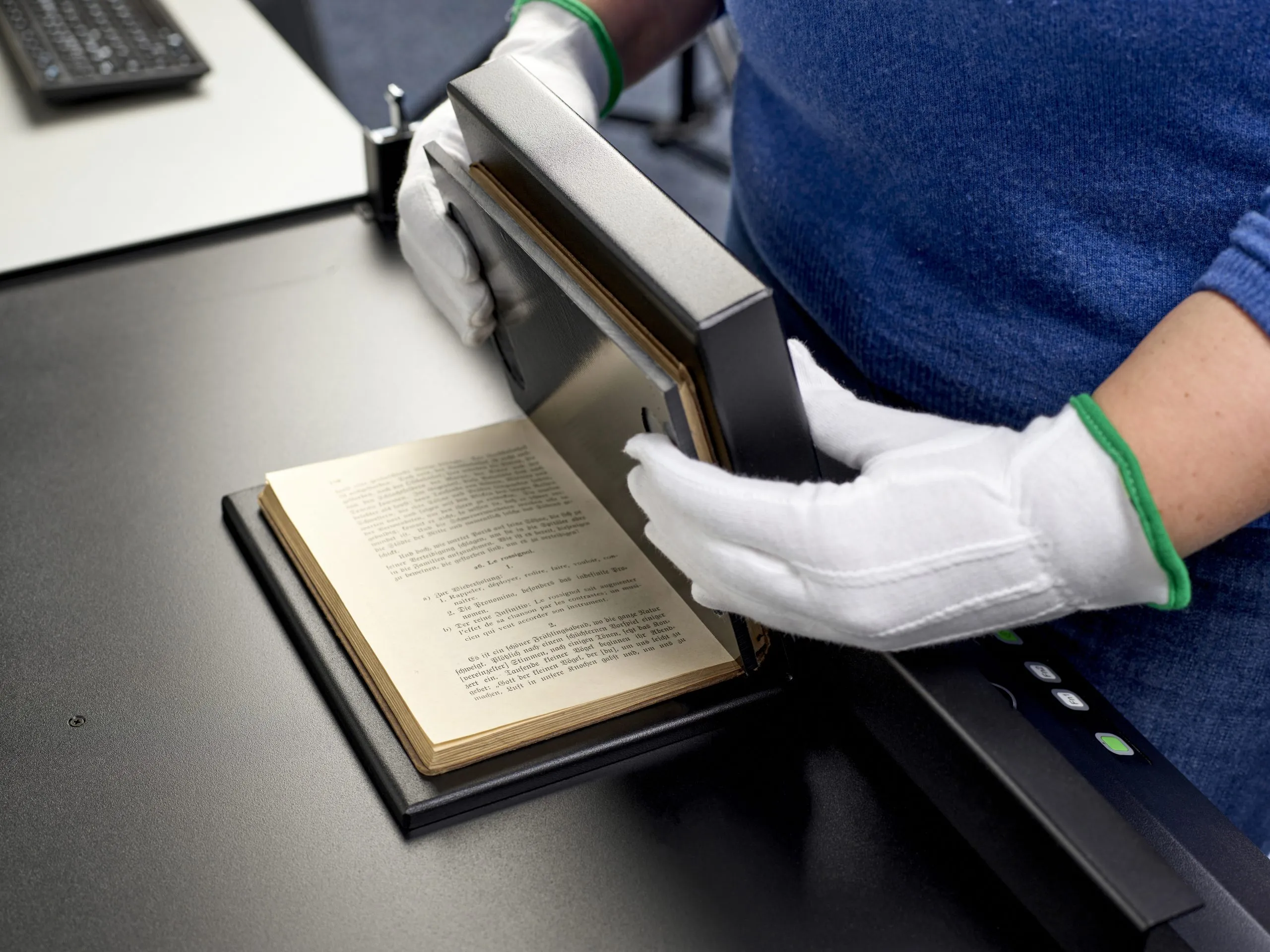 Zeutschel OS C2 90度书托细节